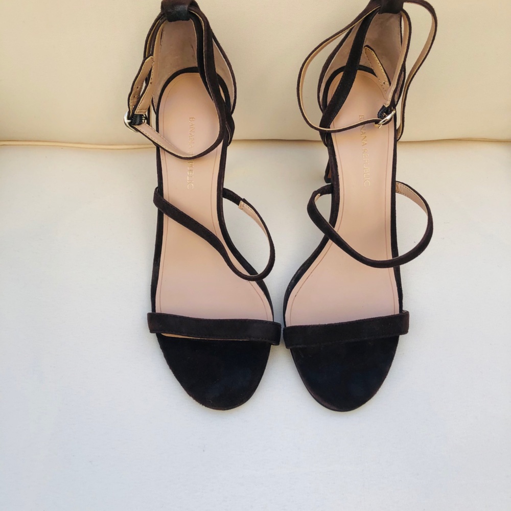 brown heeled shoes ‘’ Banana Republic ‘’
